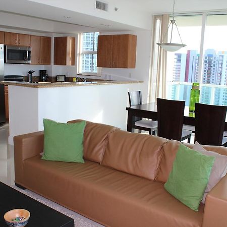 Lyx Suites At One Broadway In Brickell Miami Exterior photo